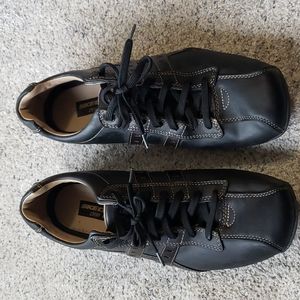 Sketches leather dress/casual shoes 9.5 like new SN 60488